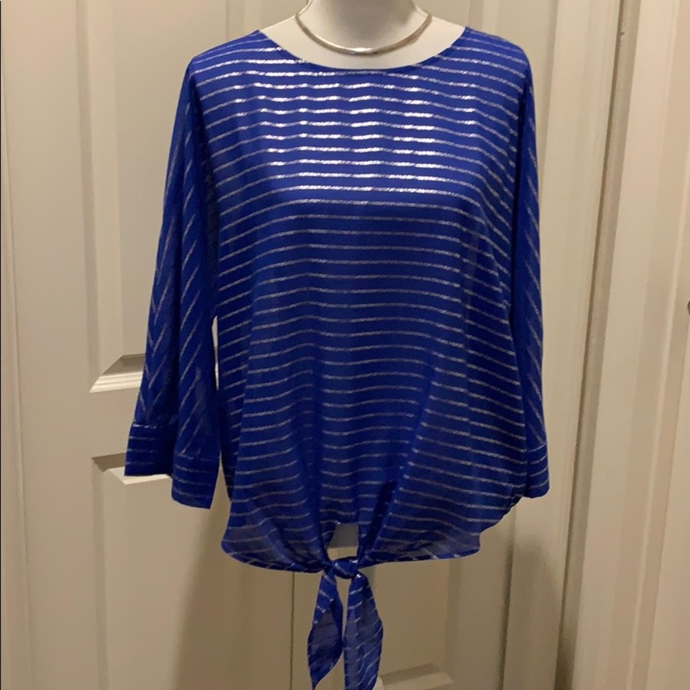 💥Chico’s Tie-up Dressy Top- 2 (Large)